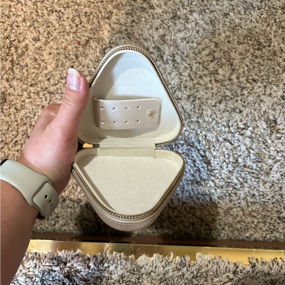 Cream Triangle Jewelry Case